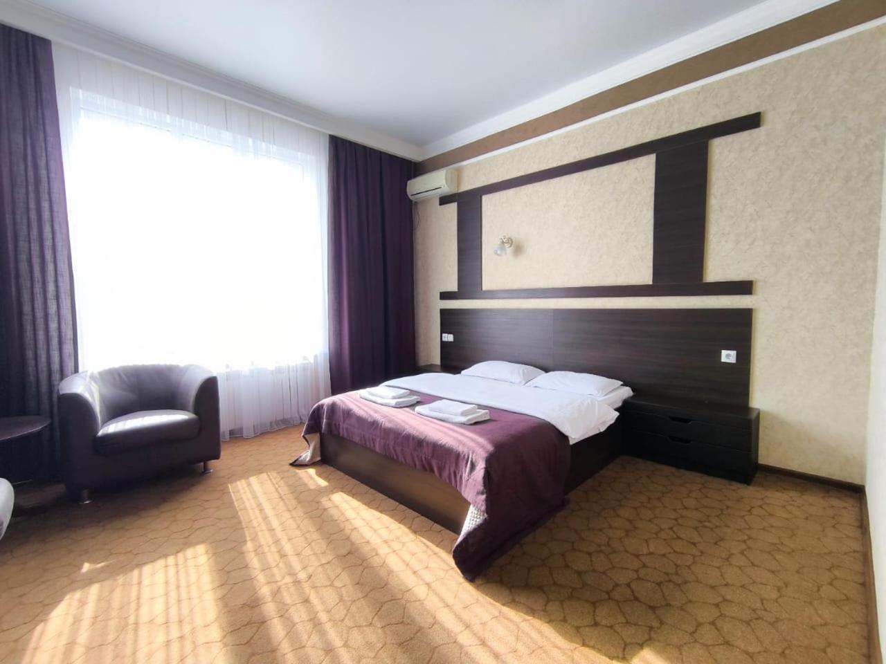 Pride Hotel Taraz Zewnętrze zdjęcie