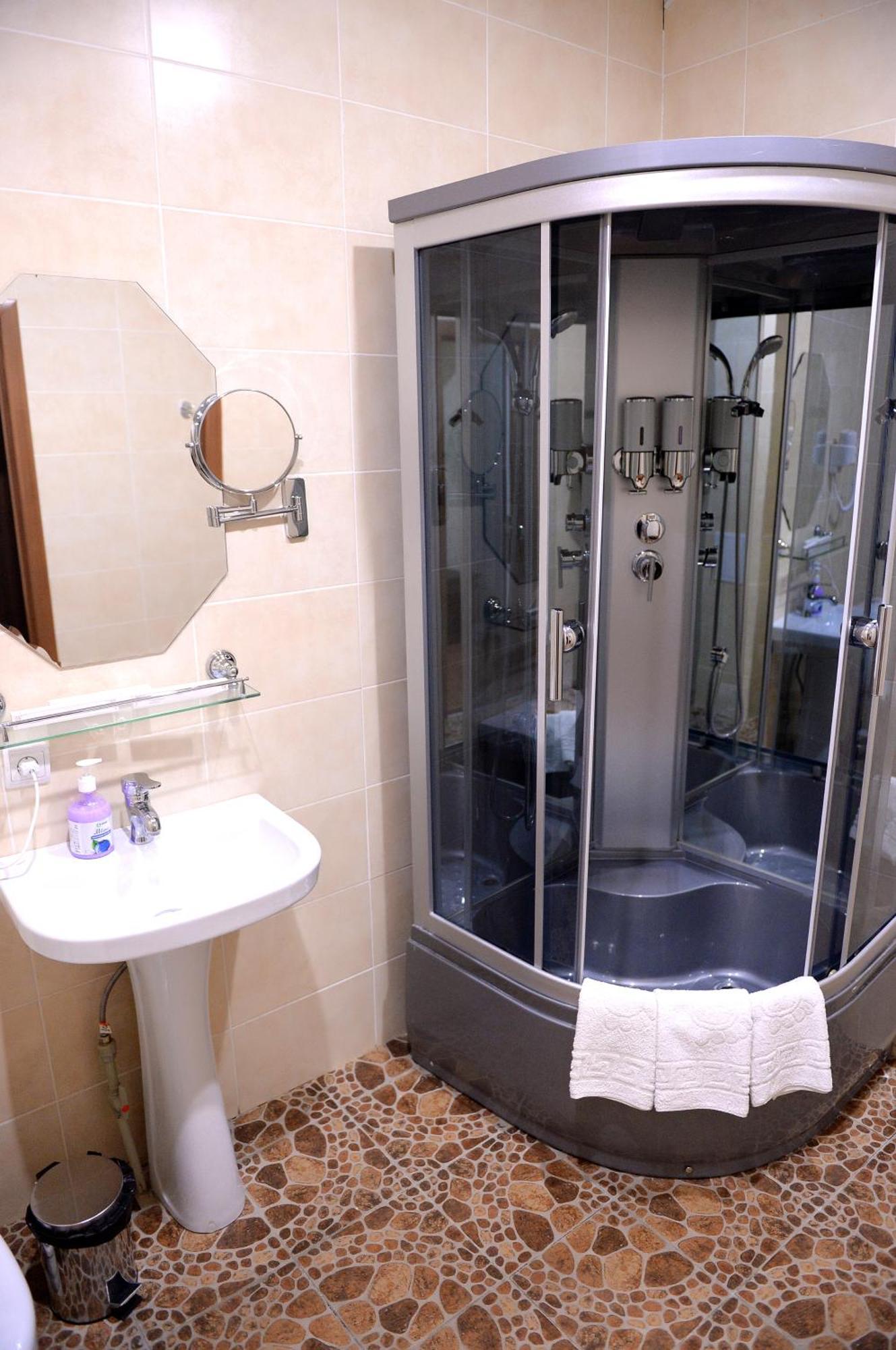 Pride Hotel Taraz Zewnętrze zdjęcie