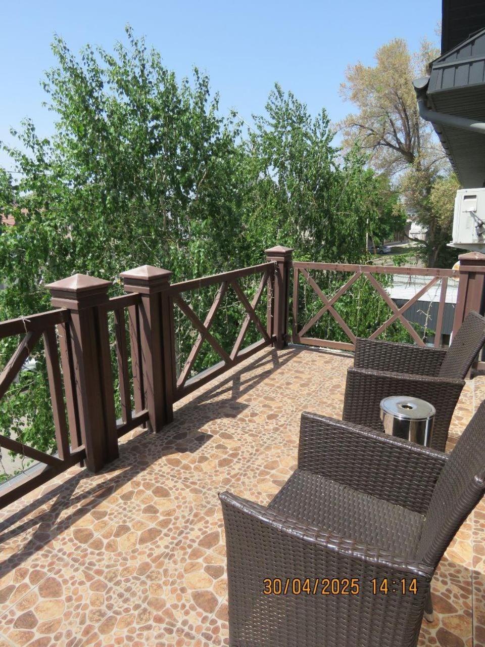 Pride Hotel Taraz Zewnętrze zdjęcie