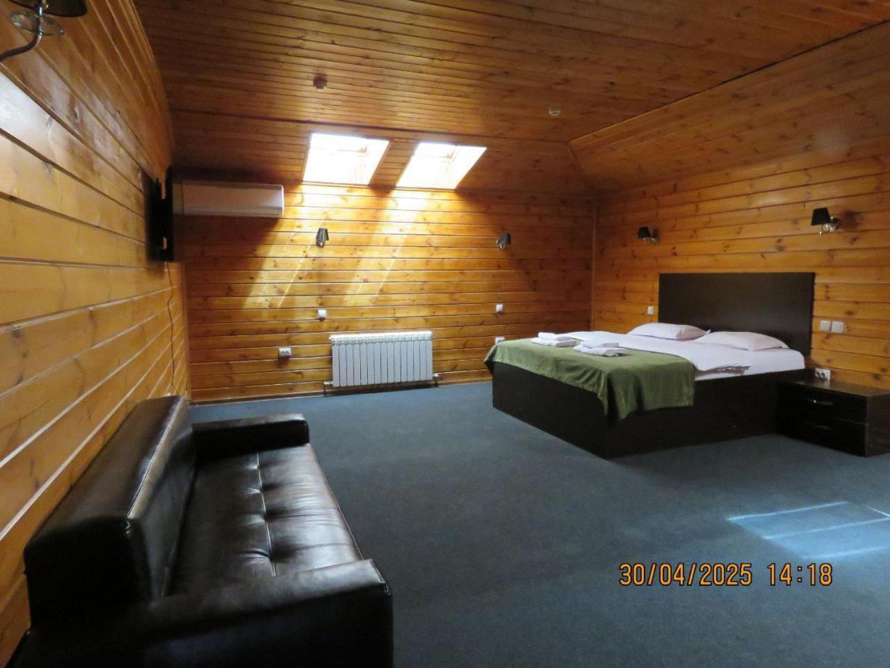 Pride Hotel Taraz Zewnętrze zdjęcie