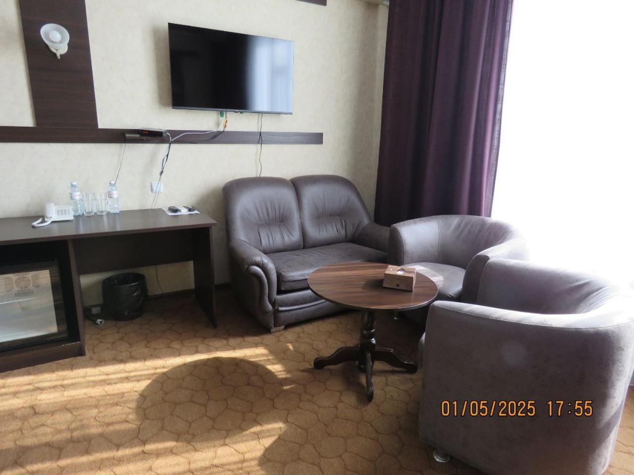 Pride Hotel Taraz Zewnętrze zdjęcie