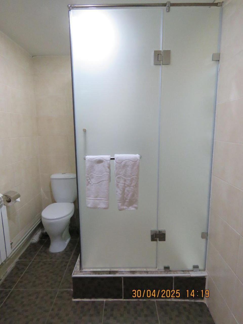 Pride Hotel Taraz Zewnętrze zdjęcie
