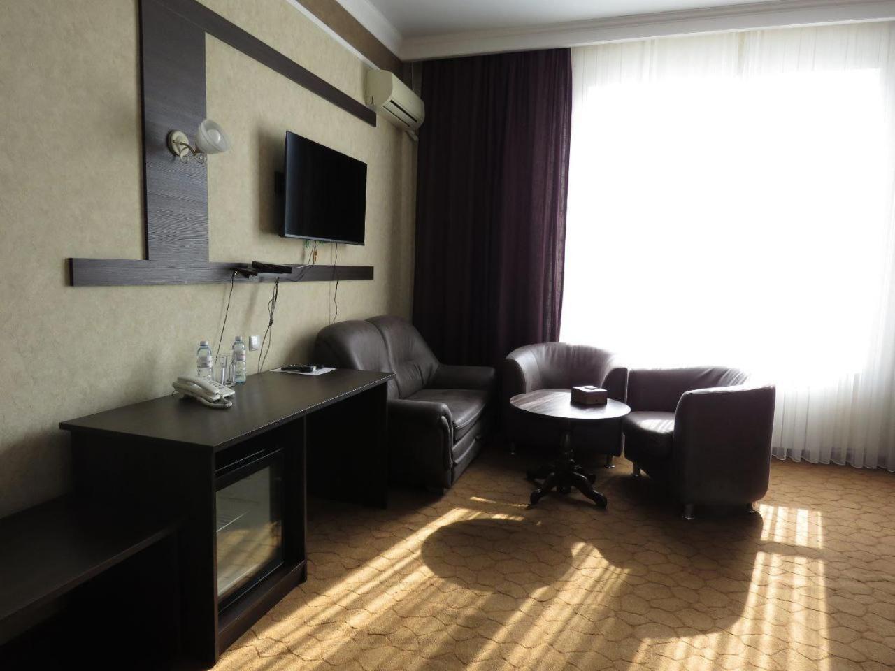 Pride Hotel Taraz Zewnętrze zdjęcie