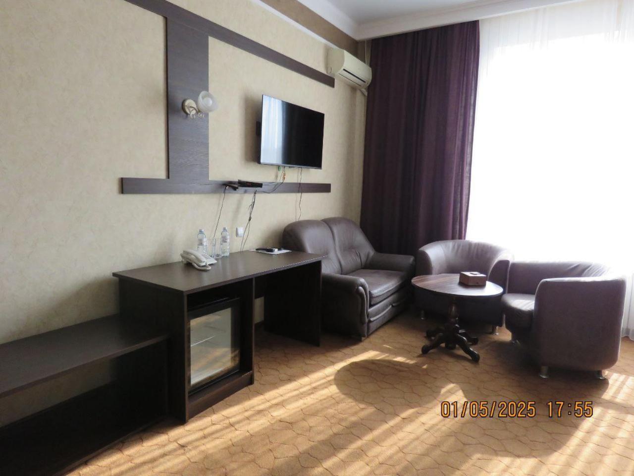 Pride Hotel Taraz Zewnętrze zdjęcie