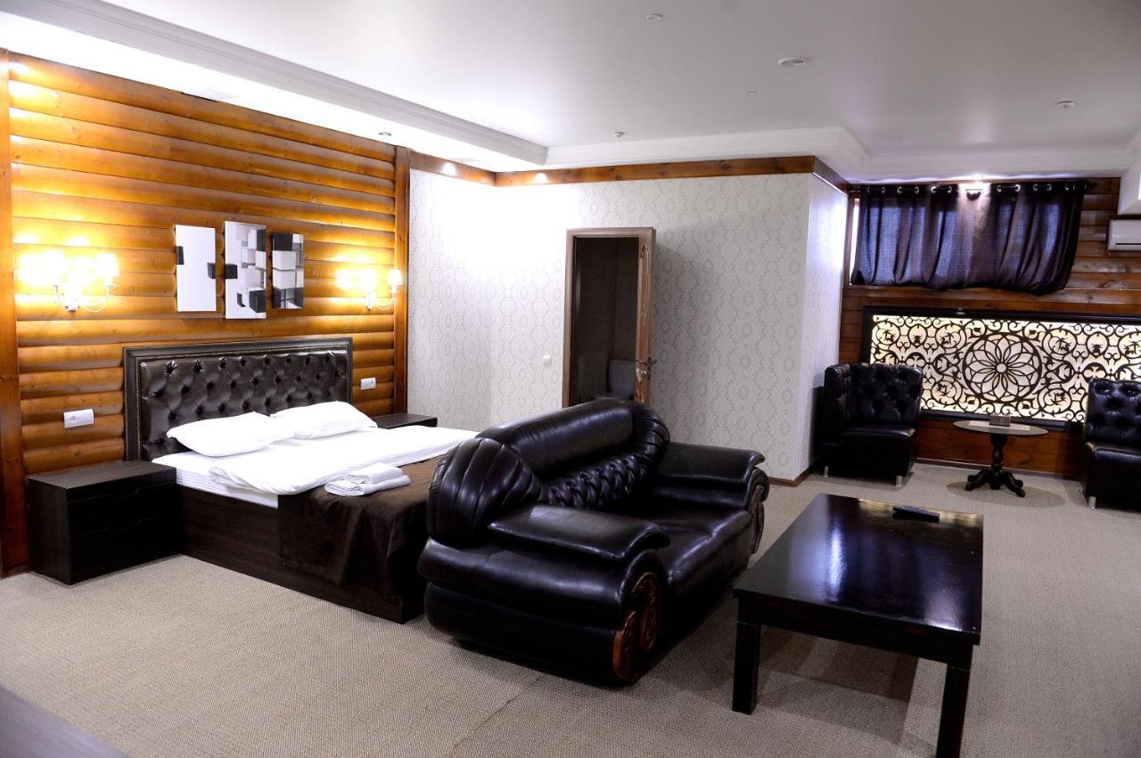 Pride Hotel Taraz Zewnętrze zdjęcie