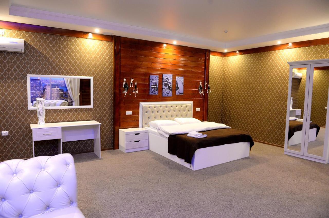 Pride Hotel Taraz Zewnętrze zdjęcie