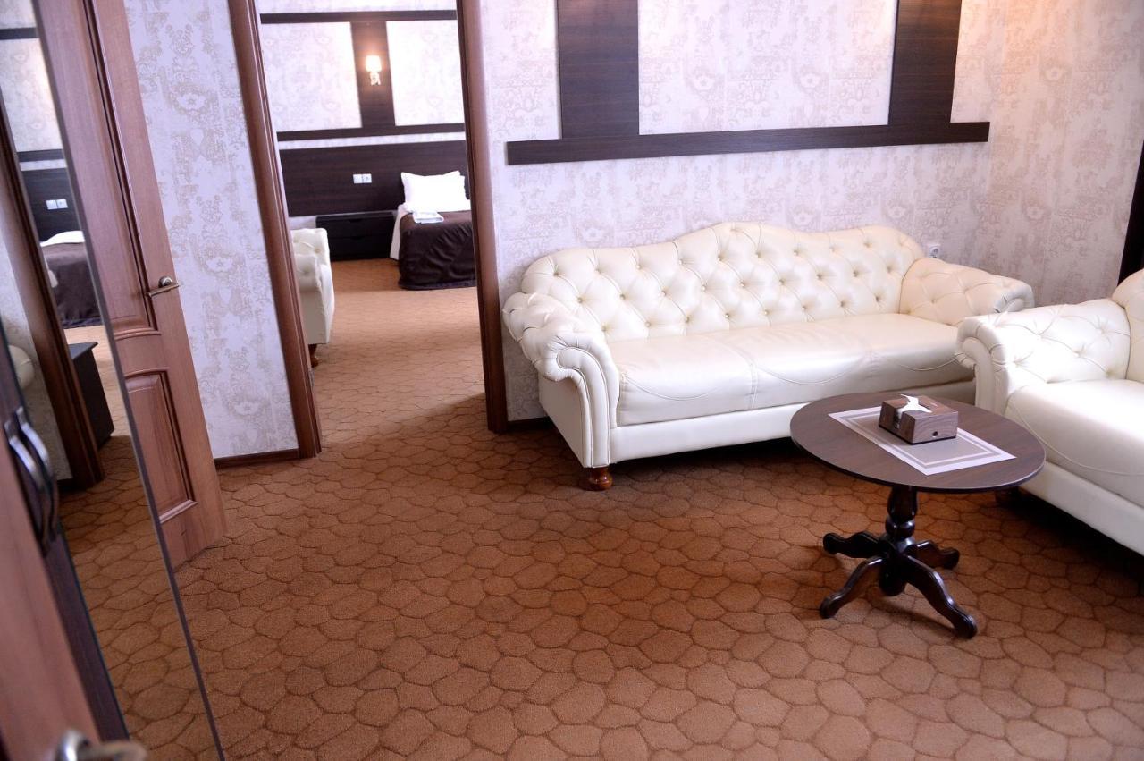 Pride Hotel Taraz Zewnętrze zdjęcie